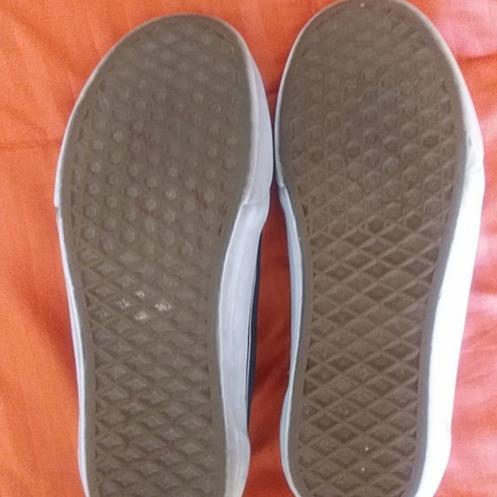 Vans - Picture 6 of 8